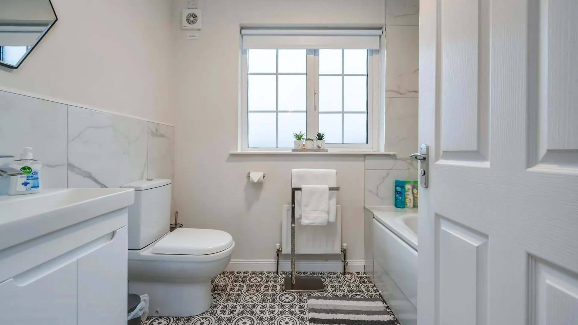 Central Belfast Apartments: Ashley Mews